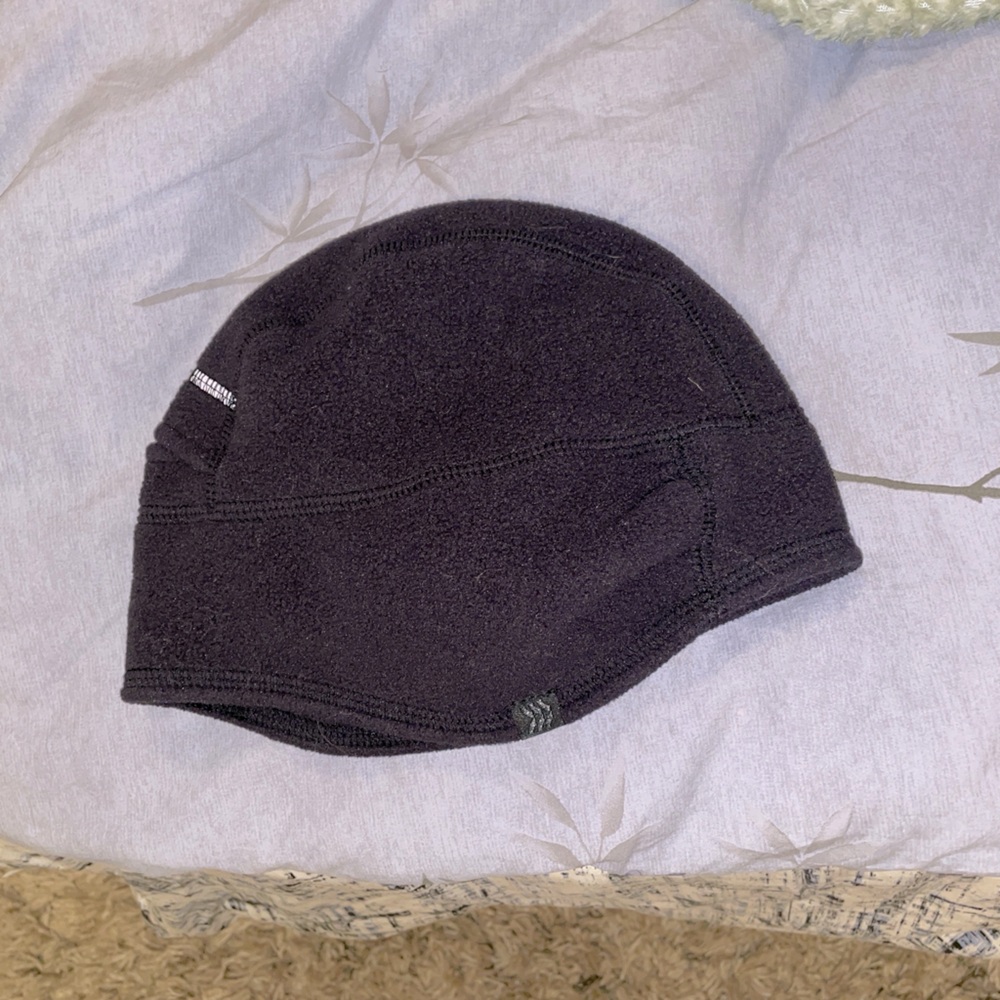 Charcoal Fleece All in Motion Women’s Hat with Ponytail Opening
